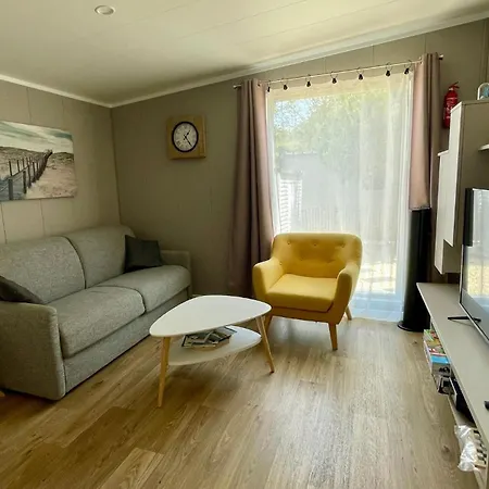 Charming With Heated Pool Year Round Ле-Мат
