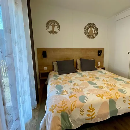 Гостевой дом Charming With Heated Pool Year Round Ле-Мат