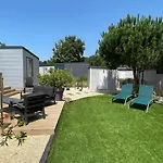 Guest house Charming With Heated Pool Year Round 4*