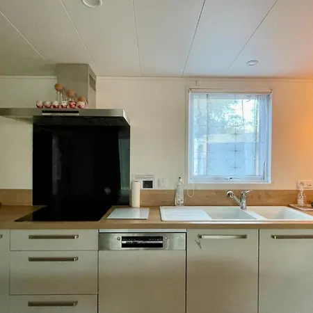 Charming With Heated Pool Year Round 4*