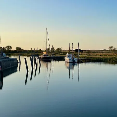 Charming With Heated Pool Year Round 4*